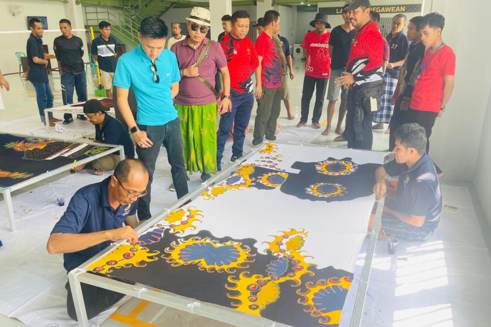 Hari Batik Nasional: Sumenep Menjaga Api Warisan di Tangan Generasi Baru (Ilustrasi)