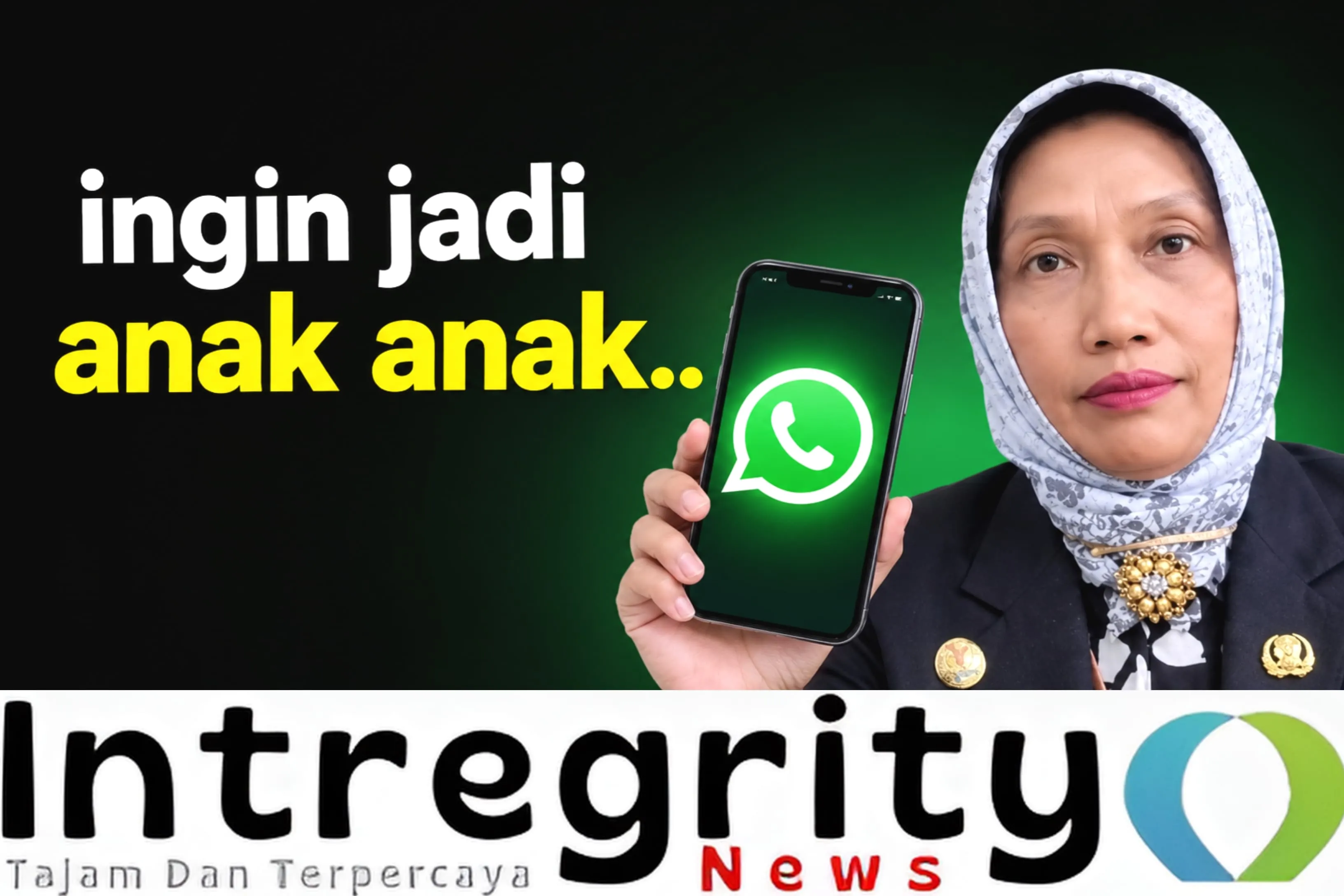 Membaca Status WhatsApp Plt Dirut RSUDMA Sumenep (Ilustrasi)