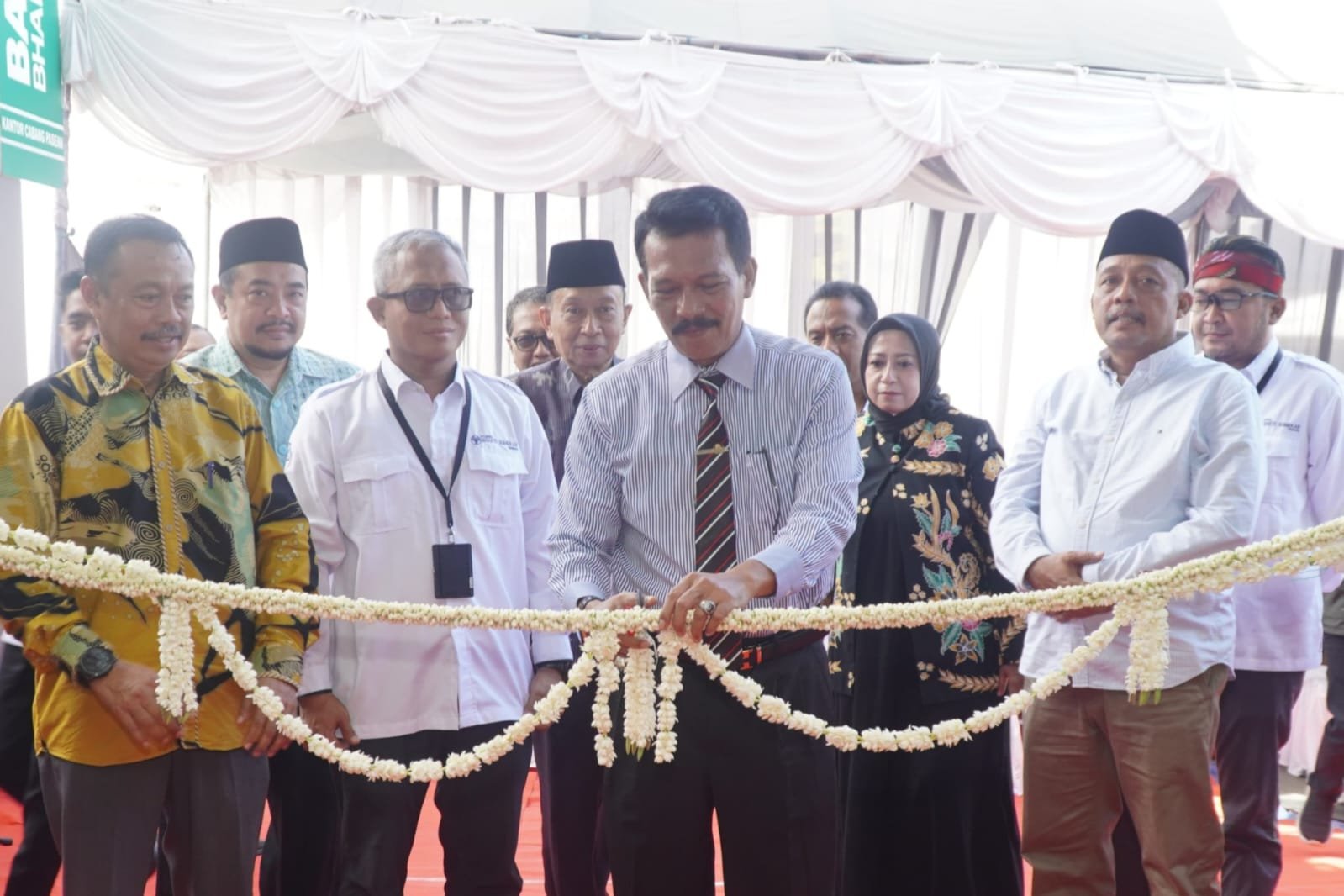 Komitmen Mendorong Pertumbuhan Ekonomi Masyarakat, BPRS Bhakti Sumekar Buka Cabang Kelima (Ilustrasi)