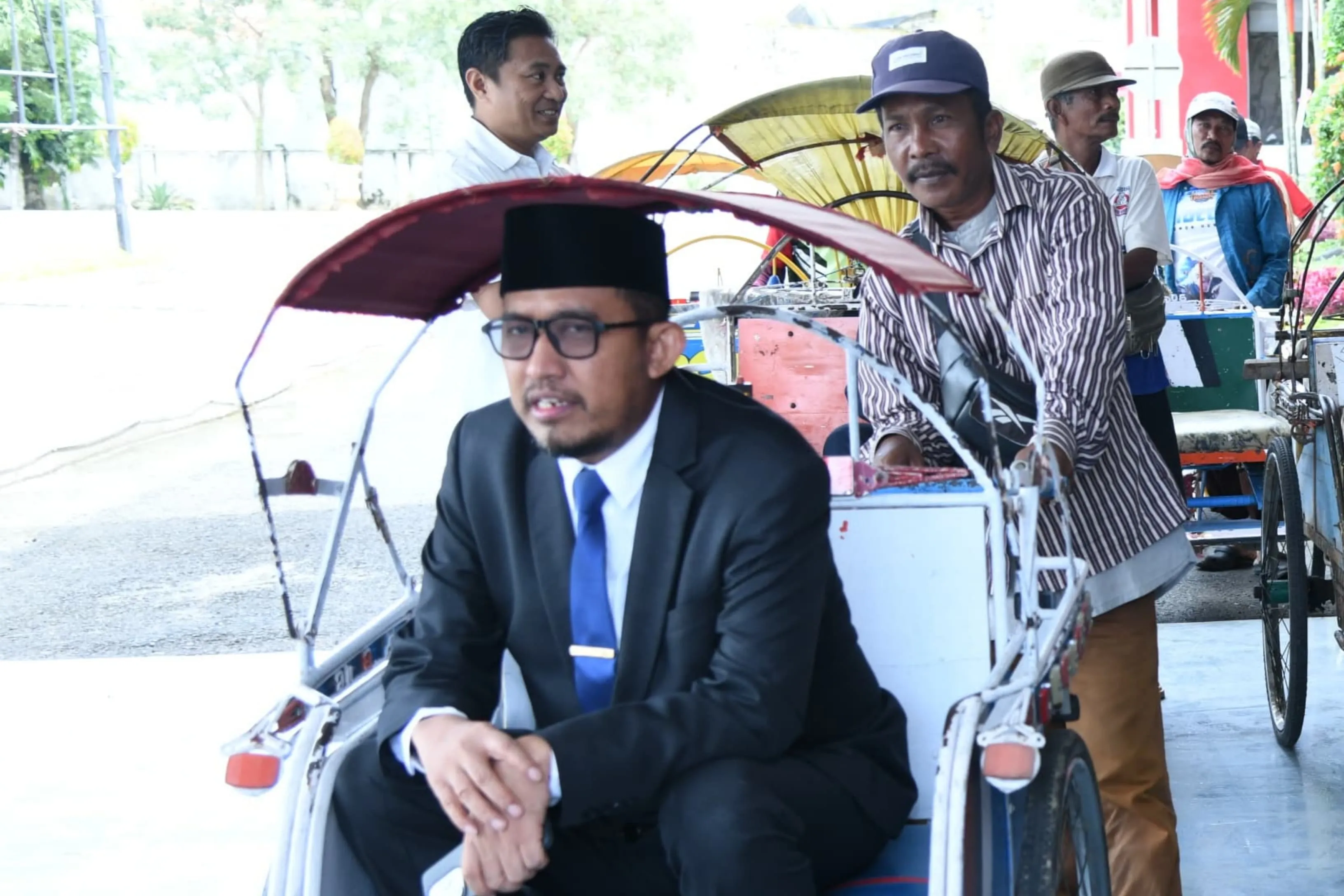 Bupati Fauzi Naik Becak, Kebijakan Hemat BBM di Sumenep Mulai Berlaku (Ilustrasi)