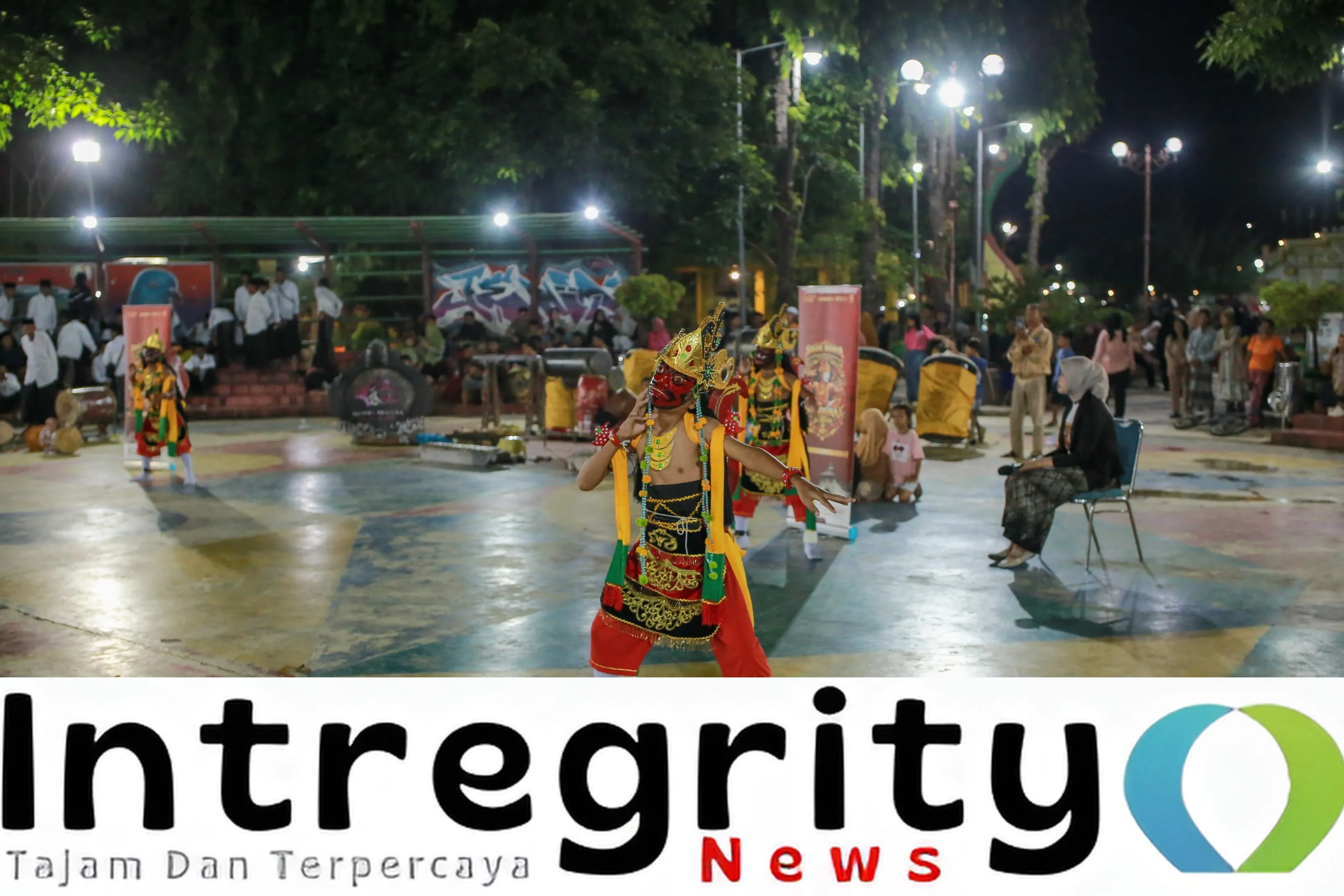 GEN Sumenep Gelar Panggung Budaya, KH. D. Zawawi Imron hingga Tari Topeng Meriahkan Malam di Taman Adipura (Ilustrasi)