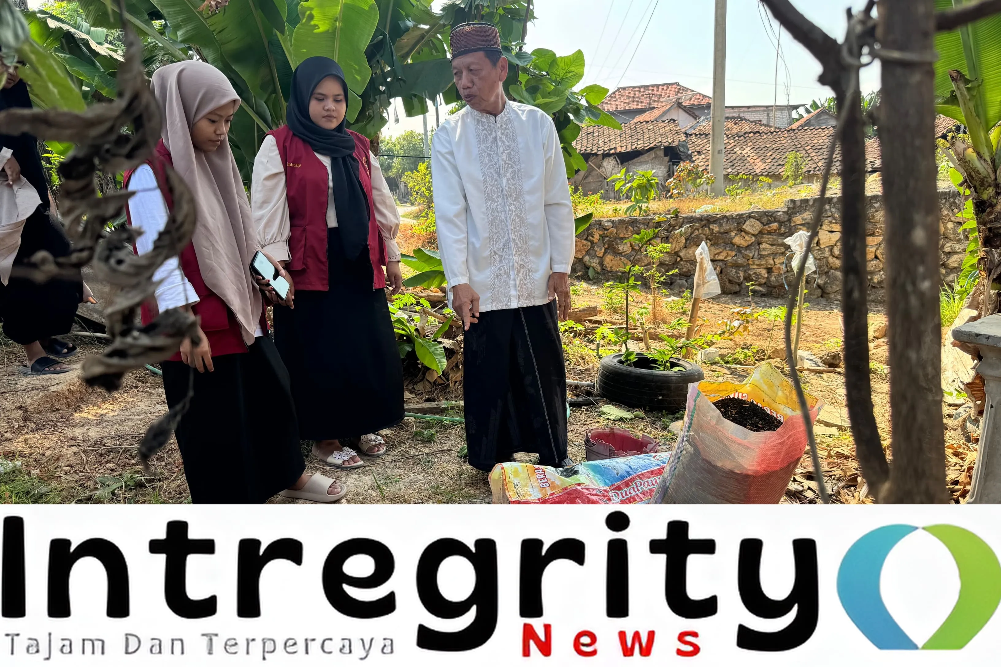 KKN Posko 01 UA Gelar Pelatihan Kompos dari Kotoran Hewan Bersama Santri An-Najah 1 (Ilustrasi)